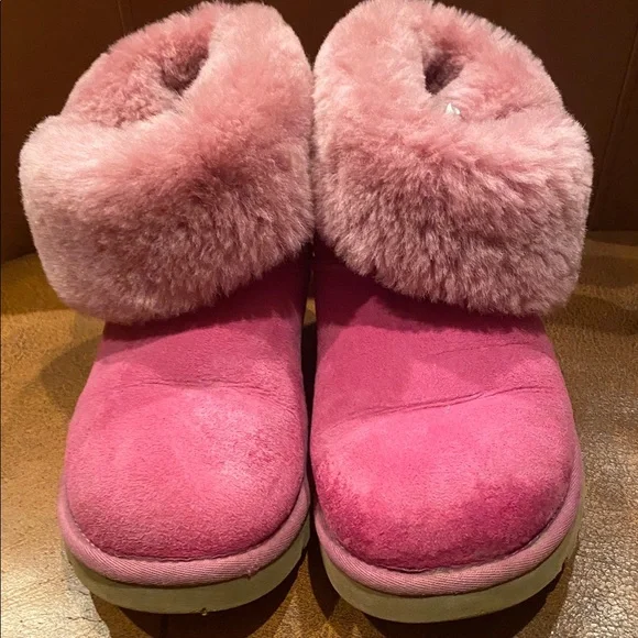 UGG Pink Breast Cancer Awareness Fur-Lined Boots Size 9 - Picture 3 of 6
